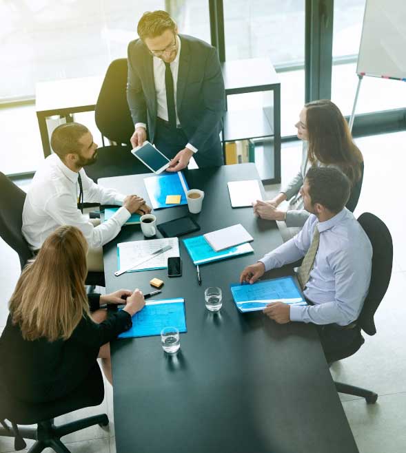 ¿Cómo puede un CEO pasar de un desempeño promedio a uno sobresaliente?